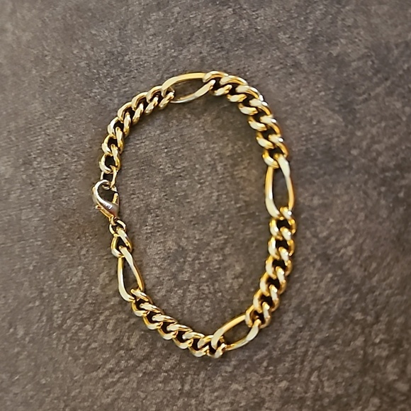 Vintage Goldtone Figaro Chain Unisex Bracelet - Picture 2 of 4